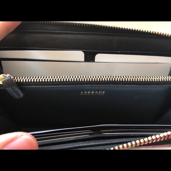Versace wallet. Authentic with tags - Picture 4 of 7